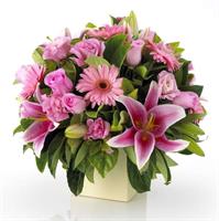 Pembe Çiçeklerden güzel bi aranjman - 420,00 TL